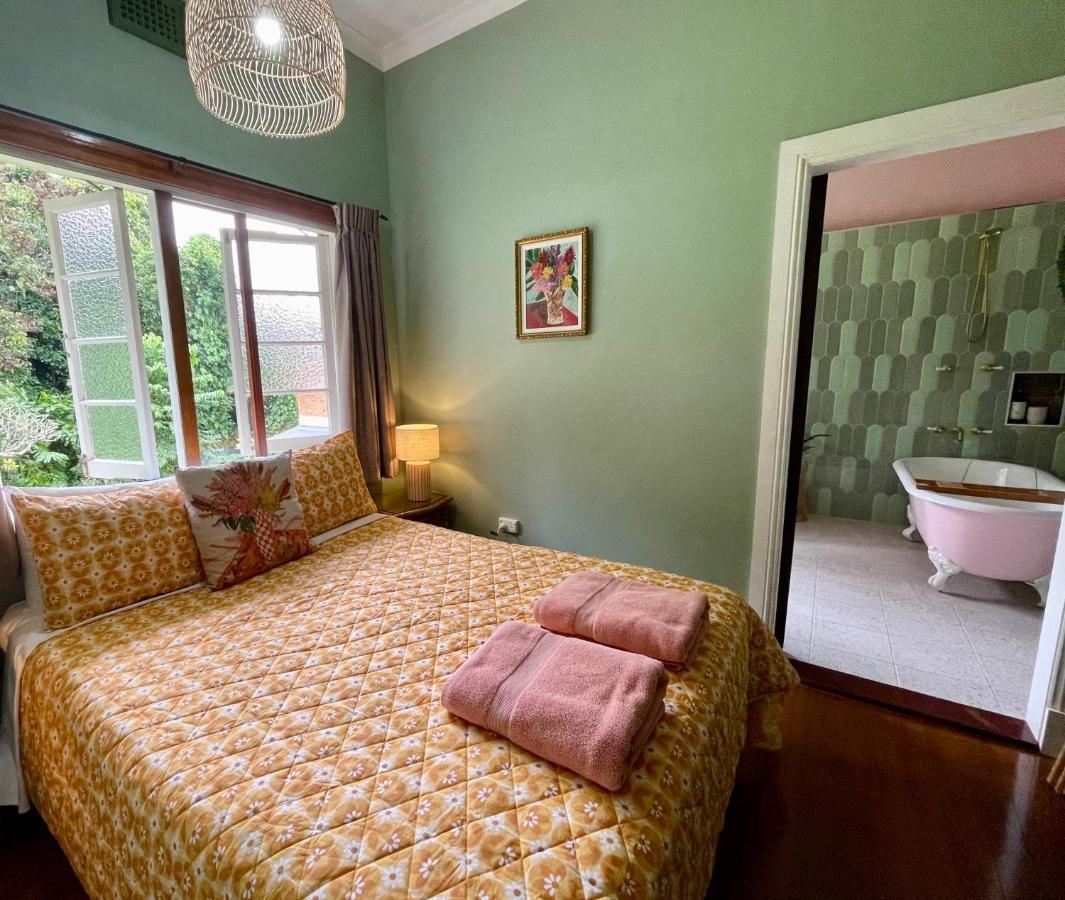 Отель Babinda Quarters Экстерьер фото