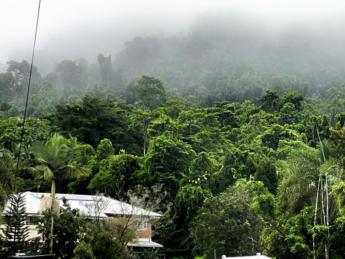 Отель Babinda Quarters Экстерьер фото