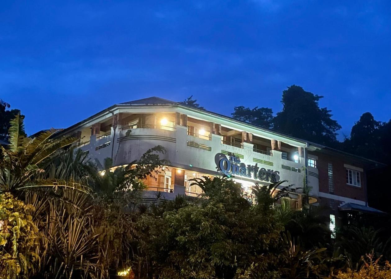 Отель Babinda Quarters Экстерьер фото