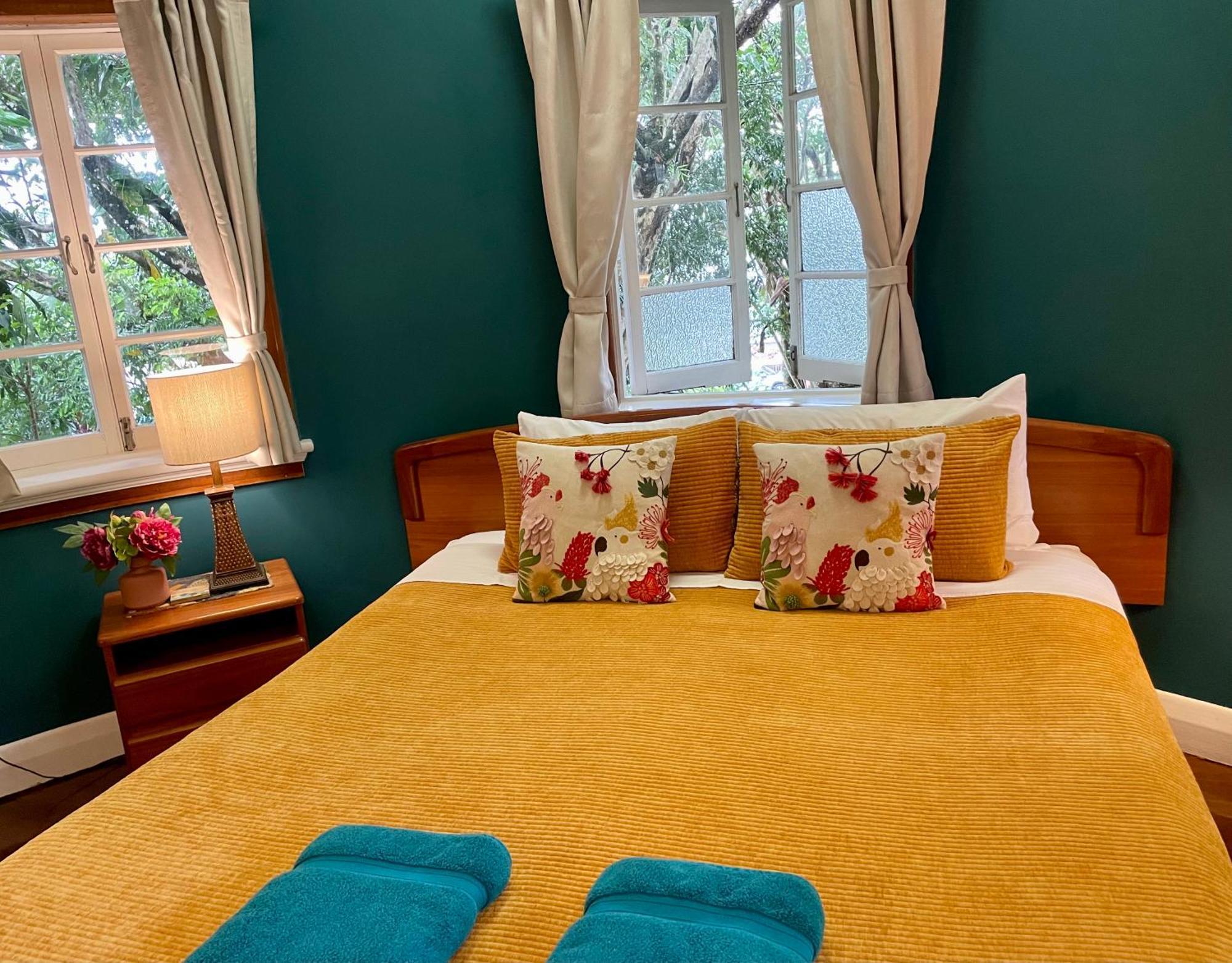Отель Babinda Quarters Экстерьер фото