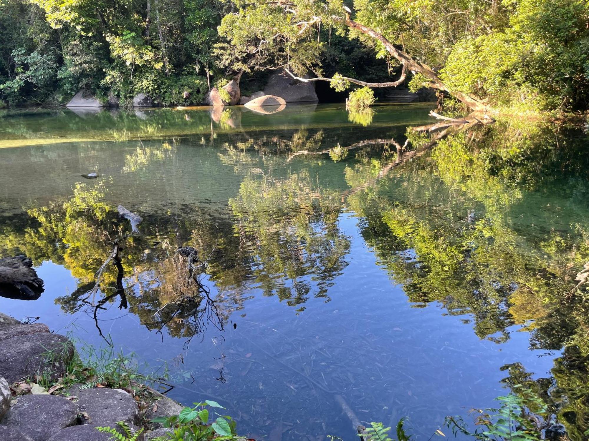 Отель Babinda Quarters Экстерьер фото