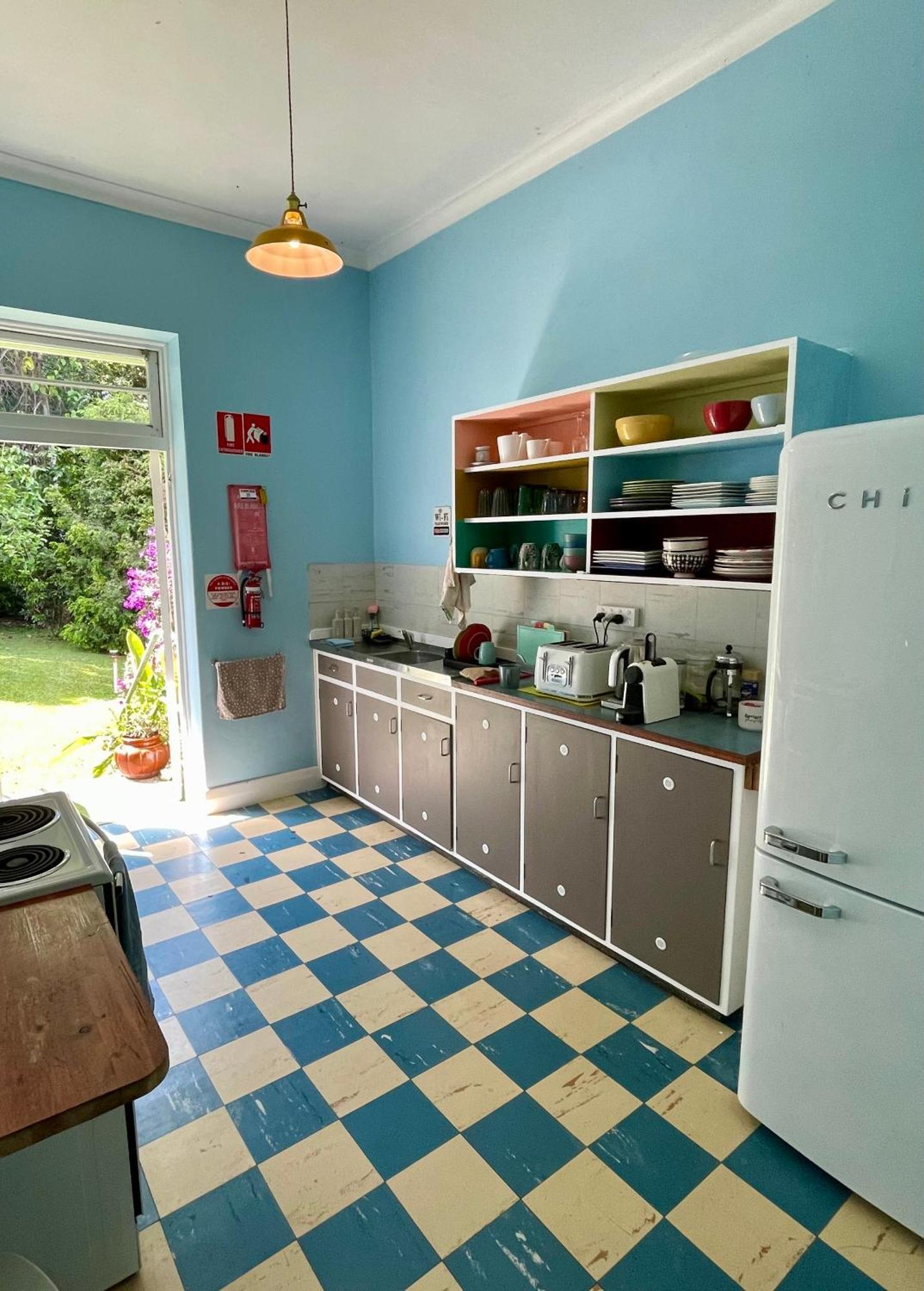 Отель Babinda Quarters Экстерьер фото