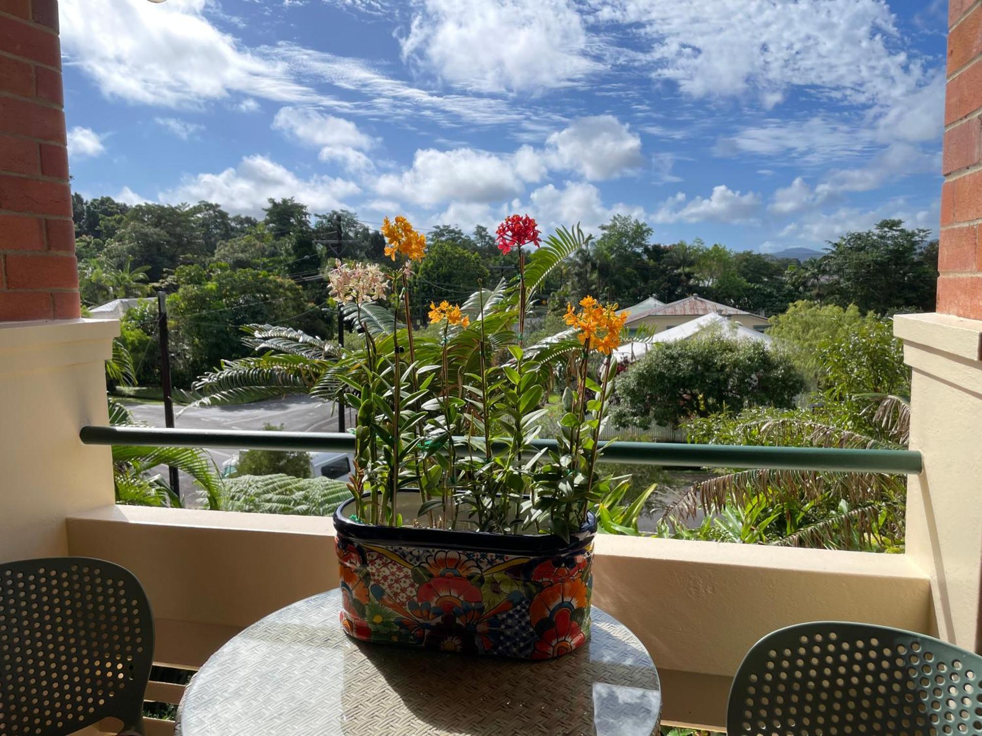 Отель Babinda Quarters Экстерьер фото