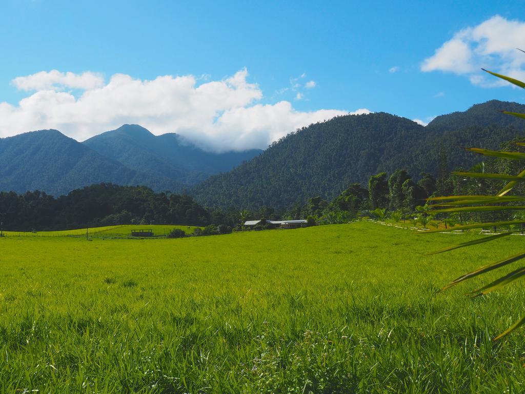 Отель Babinda Quarters Экстерьер фото